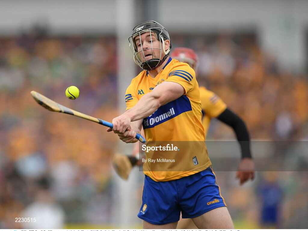 15 May 2022; Tony Kelly of Clare scores a point during the Munster GAA Hurling Senior Championship Round 4 match between Clare and Limerick at Cusack Park in Ennis, Clare. Photo by Ray McManus/Sportsfile