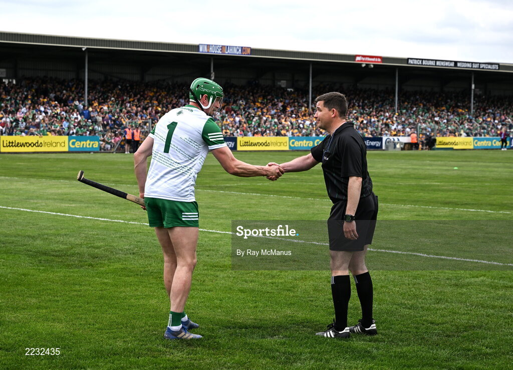 15 May 2022; Referee Colm Lyons with Limerick goalkeeper Nickie Quaid before the Munster GAA Hurling Senior Championship Round 4 match between Clare and Limerick at Cusack Park in Ennis, Clare. Photo by Ray McManus/Sportsfile