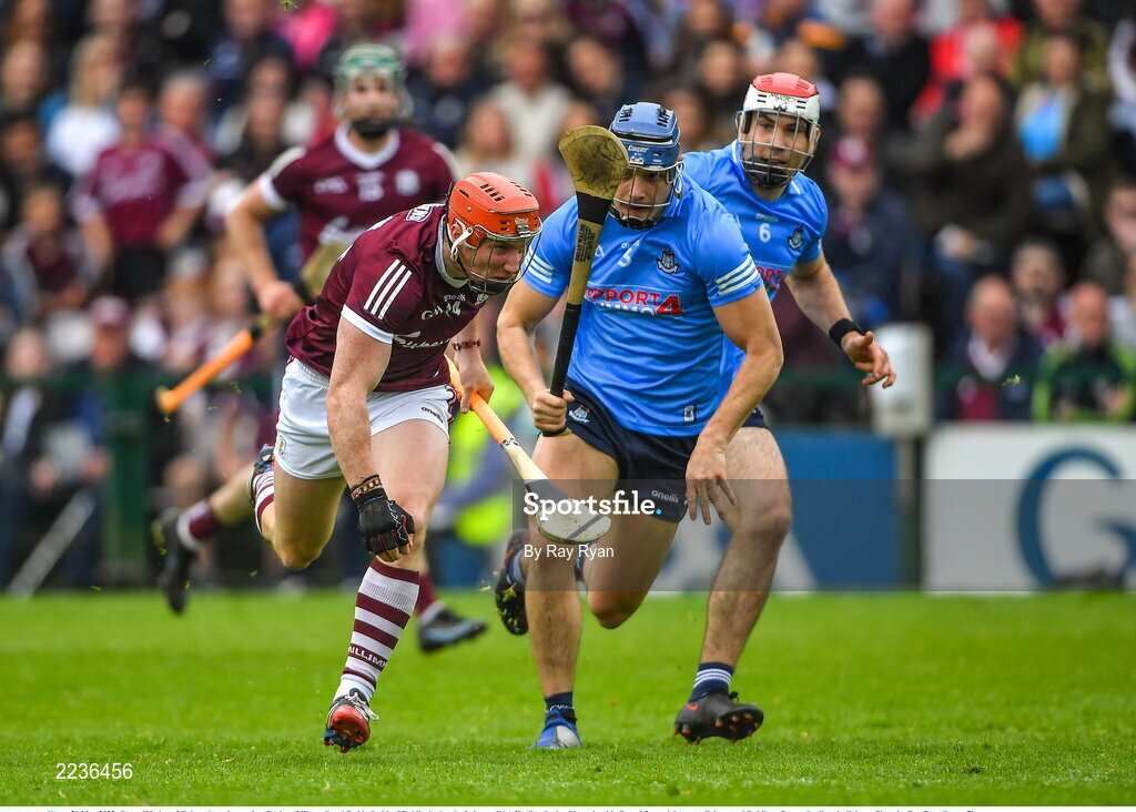 21 May 2022; Conor Whelan of Galway in action against Eoghan O’Donnell and Paddy Smith of Dublin during the Leinster GAA Hurling Senior Championship Round 5 match between Galway and Dublin at Pearse Stadium in Galway. Photo by Ray Ryan/Sportsfile