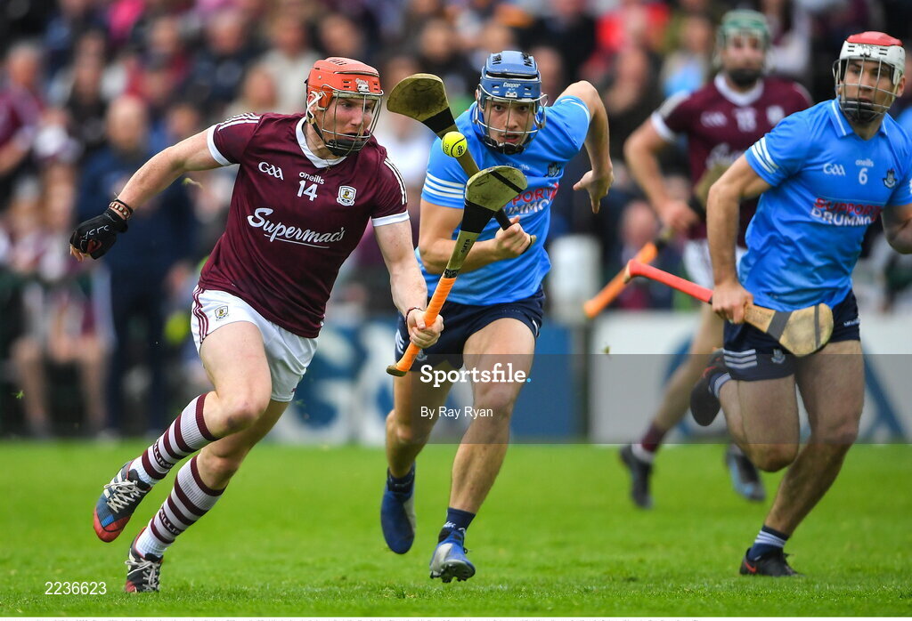 21 May 2022; Conor Whelan of Galway in action against Eoghan O’Donnell of Dublin during the Leinster GAA Hurling Senior Championship Round 5 match between Galway and Dublin at Pearse Stadium in Galway. Photo by Ray Ryan/Sportsfile