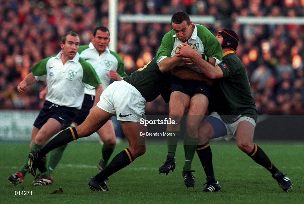 28 November 1998; Conor O'Shea of Ireland in action against Johan Erasmus of South Africa during a International Friendly Match between Ireland and South Africa at Landsdowne Road in Dublin. Photo by Brendan Moran/Sportsfile
