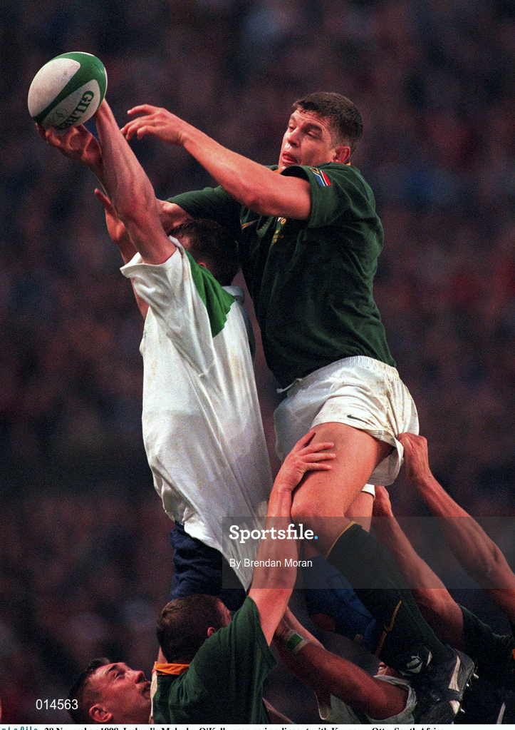 28 November 1998; Malcolm O'Kelly of Ireland goes up in a lineout with Krynauw Otto of South Africa during a International Friendly Match between Ireland and South Africa at Landsdowne Road in Dublin. Photo by Brendan Moran/Sportsfile