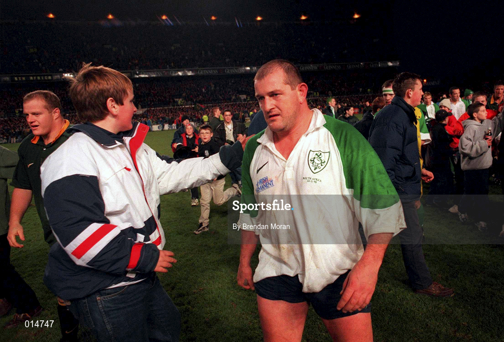 28 November 1998; Peter Clohessy leaves the field after the final whistle during a International Friendly Match between Ireland and South Africa at Landsdowne Road in Dublin. Photo by Brendan Moran/Sportsfile