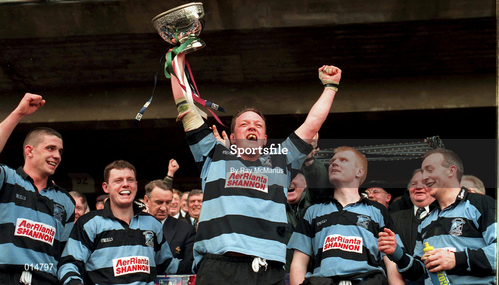 25 April 1998; Mick Galwey of Shannon celebrates with the cup after winning the AIB All-Ireland League Final match between Garryowen and Shannon at Lansdowne Road in Dublin. Photo by Ray McManus/Sportsfile