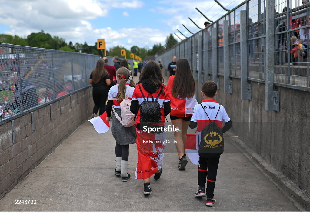 29 May 2022; Derry supporters arrive before the Ulster GAA Football Senior Championship Final between Derry and Donegal at St Tiernach's Park in Clones, Monaghan. Photo by Ramsey Cardy/Sportsfile