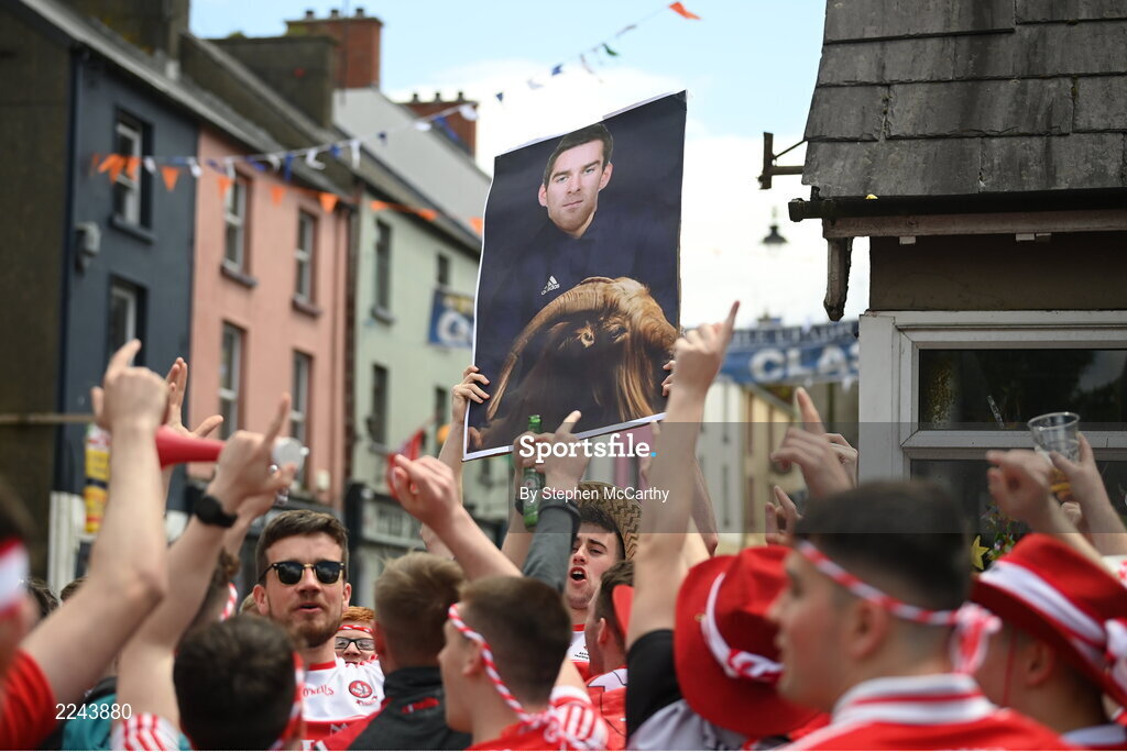 29 May 2022; Derry supporters holding a Benny Heron poster before the Ulster GAA Football Senior Championship Final between Derry and Donegal at St Tiernach's Park in Clones, Monaghan. Photo by Stephen McCarthy/Sportsfile