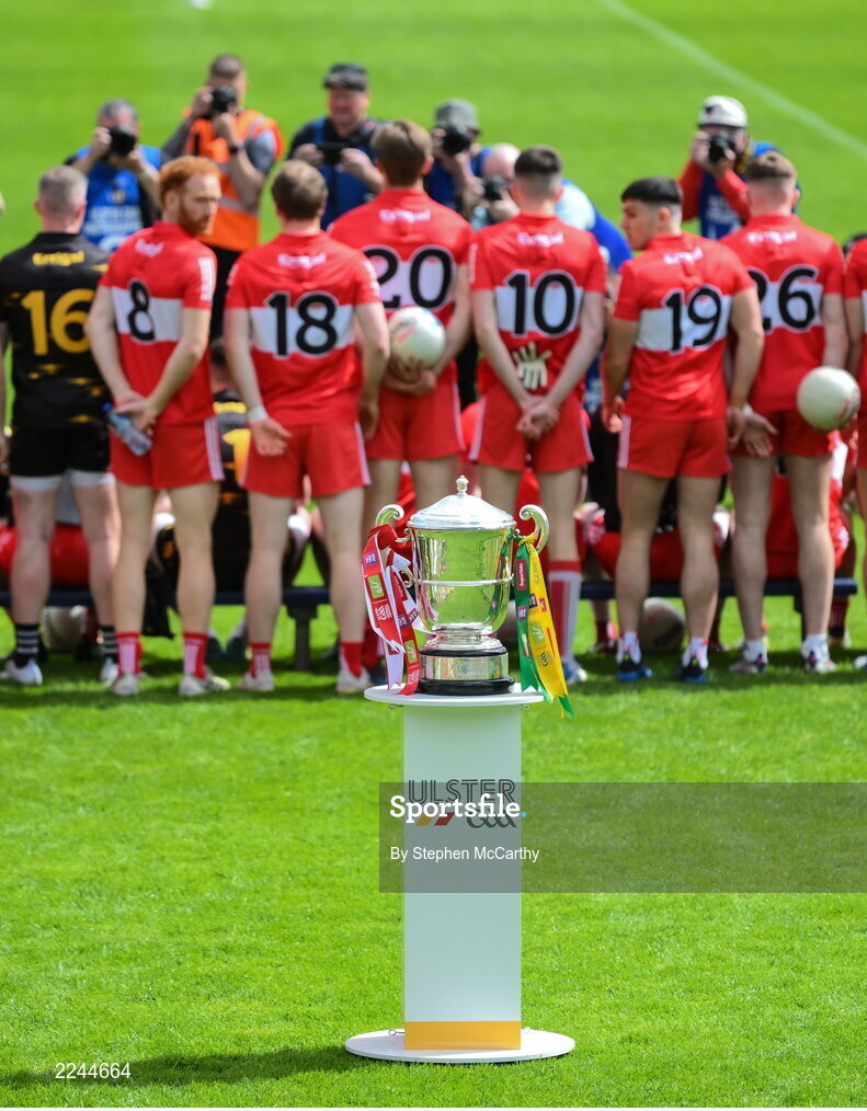 29 May 2022; The Anglo Celt Cup in place as Derry players stand for their team photograph before the Ulster GAA Football Senior Championship Final between Derry and Donegal at St Tiernach's Park in Clones, Monaghan. Photo by Stephen McCarthy/Sportsfile