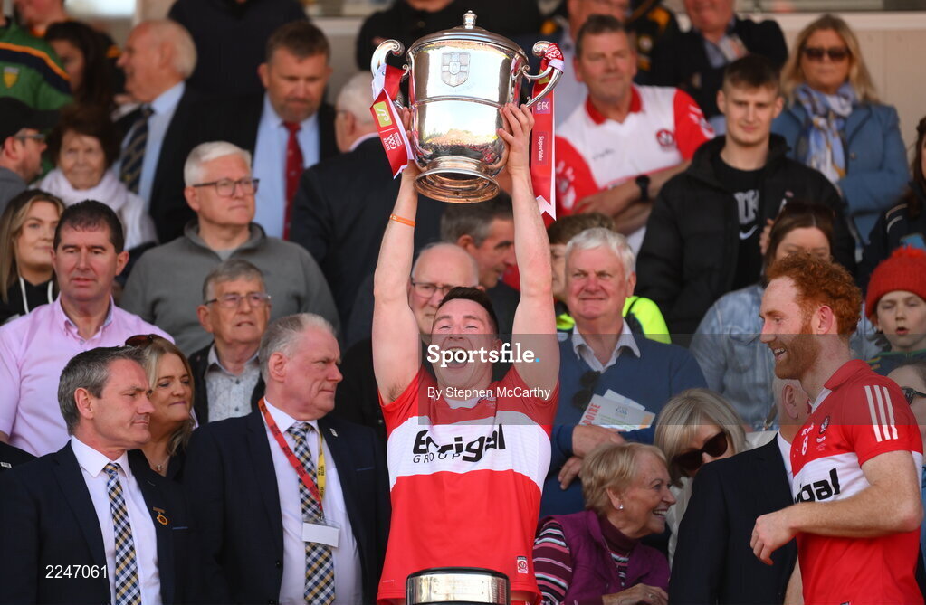 29 May 2022; Gareth McKinless of Derry lifts the Anglo Celt Cup after the Ulster GAA Football Senior Championship Final between Derry and Donegal at St Tiernach's Park in Clones, Monaghan. Photo by Stephen McCarthy/Sportsfile