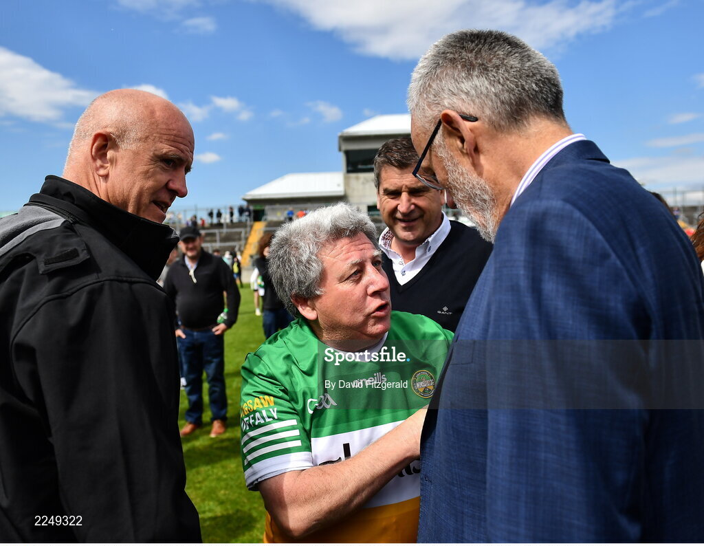 4 June 2022; Offaly supporter Mick McDonagh with manager John Maughan and Uachtarán Chumann Lúthchleas Gael Larry McCarthy after the Tailteann Cup Quarter-Final match between Offaly and New York at O'Connor Park in Tullamore, Offaly. Photo by David Fitzgerald/Sportsfile