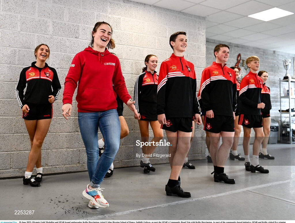 10 June 2022; Olympic Gold Medallist and SPAR brand ambassador Kellie Harrington visited Celine Hession School of Dance, Salthill, Galway, as part the SPAR’s Community Road Trip with Kellie Harrington. As part of the community-based initiative, SPAR and Kellie visited five winning community groups this week, and rewarded €10,000 in funding to the most deserving clubs, people and groups, including Celine Hession School of Dance, Galway. For further information: visit www.spar.ie. Photo by David Fitzgerald/Sportsfile