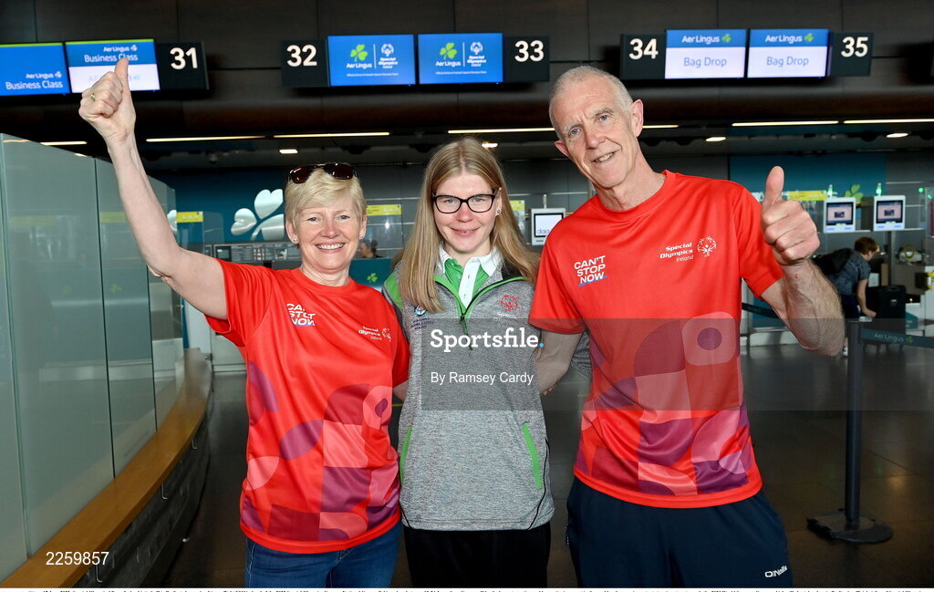 17 June 2022; Special Olympics’ Team Ireland jetted off to Berlin today on Aer Lingus flight EI336 ahead of the 2022 Special Olympics German National Games. Taking place between 19-24 June, these Games will be the largest sporting and humanitarian event in the world and are an important stepping stone towards the 2023 World Summer Games, which will also take place in Berlin. As official airline of Special Olympics Ireland, Aer Lingus ground staff and flight crew were on hand to lend their support and wish Team Ireland well as they embarked on their journey to Berlin. Pictured is open water swimmer Edel Armstrong, with her parents Margaret and Derek. Photo by Ramsey Cardy/Sportsfile