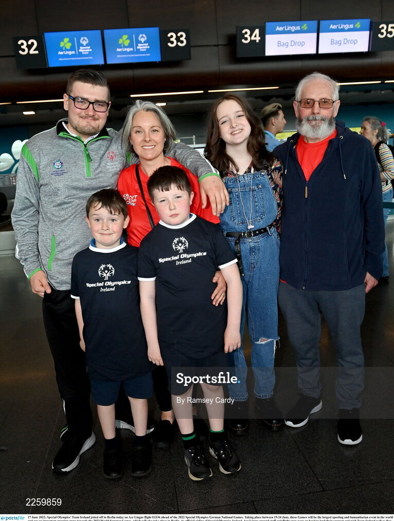17 June 2022; Special Olympics’ Team Ireland jetted off to Berlin today on Aer Lingus flight EI336 ahead of the 2022 Special Olympics German National Games. Taking place between 19-24 June, these Games will be the largest sporting and humanitarian event in the world and are an important stepping stone towards the 2023 World Summer Games, which will also take place in Berlin. As official airline of Special Olympics Ireland, Aer Lingus ground staff and flight crew were on hand to lend their support and wish Team Ireland well as they embarked on their journey to Berlin. Pictured is open water swimmer Jacob McKenna, with his family, from left, Tommy, Rebecca, David, Jason, and Tommy. Photo by Ramsey Cardy/Sportsfile
