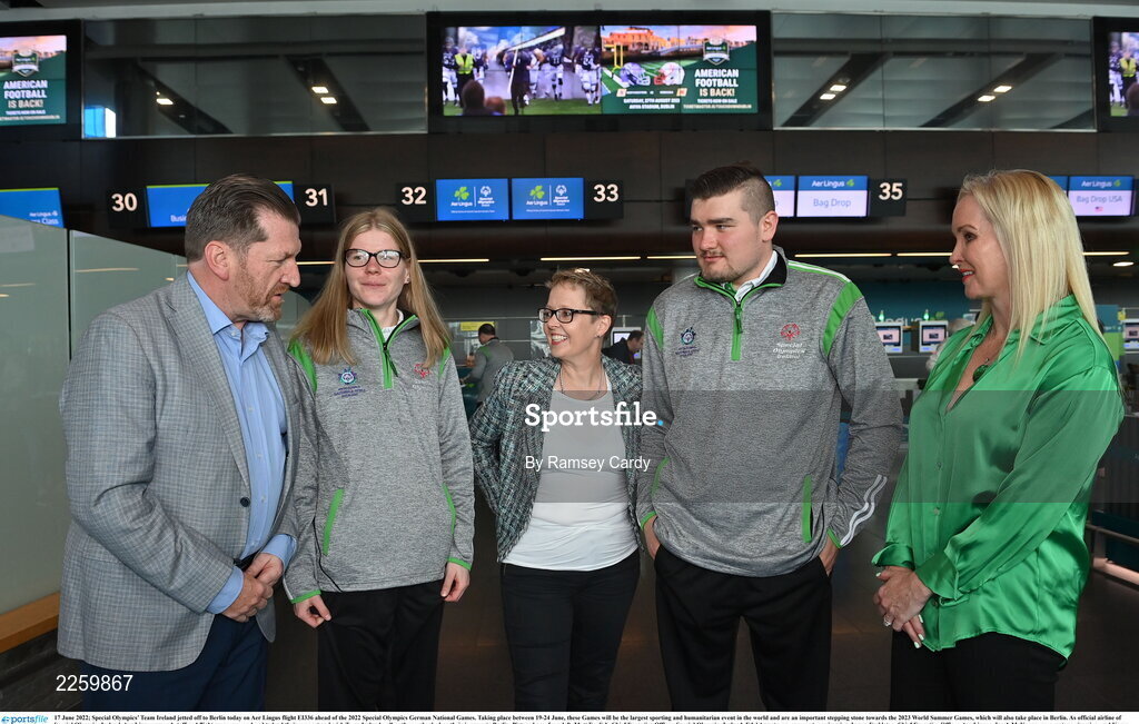 17 June 2022; Special Olympics’ Team Ireland jetted off to Berlin today on Aer Lingus flight EI336 ahead of the 2022 Special Olympics German National Games. Taking place between 19-24 June, these Games will be the largest sporting and humanitarian event in the world and are an important stepping stone towards the 2023 World Summer Games, which will also take place in Berlin. As official airline of Special Olympics Ireland, Aer Lingus ground staff and flight crew were on hand to lend their support and wish Team Ireland well as they embarked on their journey to Berlin. Pictured are, from left, Matt English, Chief Executive Officer, Special Olympics Ireland, Edel Armstrong, open water swimming, Lynne Embleton, Chief Executive Officer, Aer Lingus, Jacob McKenna, open water swimming, and Karen Coventry, Director of Sport, Special Olympics Ireland. Photo by Ramsey Cardy/Sportsfile