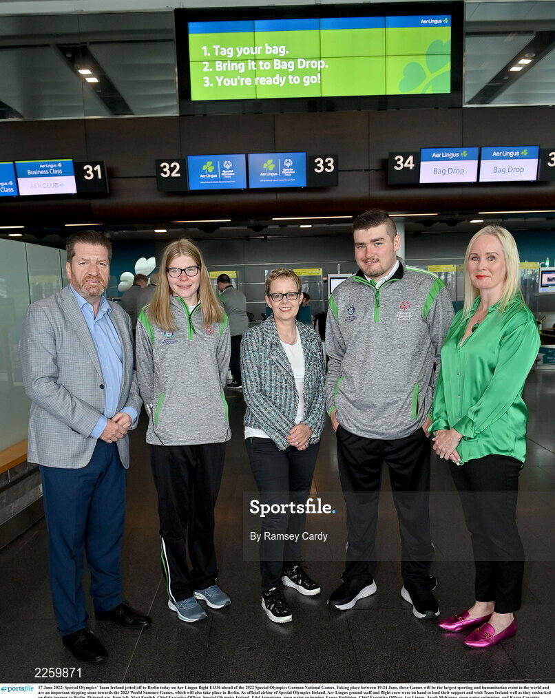 17 June 2022; Special Olympics’ Team Ireland jetted off to Berlin today on Aer Lingus flight EI336 ahead of the 2022 Special Olympics German National Games. Taking place between 19-24 June, these Games will be the largest sporting and humanitarian event in the world and are an important stepping stone towards the 2023 World Summer Games, which will also take place in Berlin. As official airline of Special Olympics Ireland, Aer Lingus ground staff and flight crew were on hand to lend their support and wish Team Ireland well as they embarked on their journey to Berlin. Pictured are, from left, Matt English, Chief Executive Officer, Special Olympics Ireland, Edel Armstrong, open water swimming, Lynne Embleton, Chief Executive Officer, Aer Lingus, Jacob McKenna, open water swimming, and Karen Coventry, Director of Sport, Special Olympics Ireland. Photo by Ramsey Cardy/Sportsfile