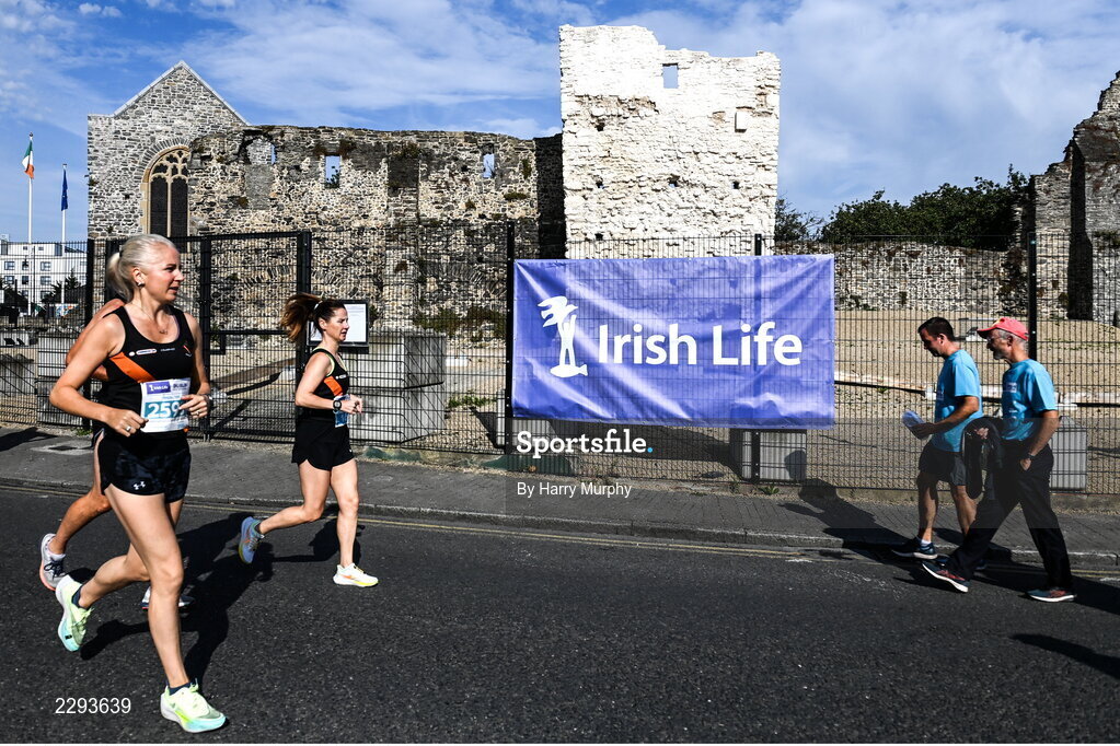 17 July 2022; Participants warm up before the Irish Life Dublin Race Series Fingal 10K in Swords, Dublin. Photo by Harry Murphy/Sportsfile