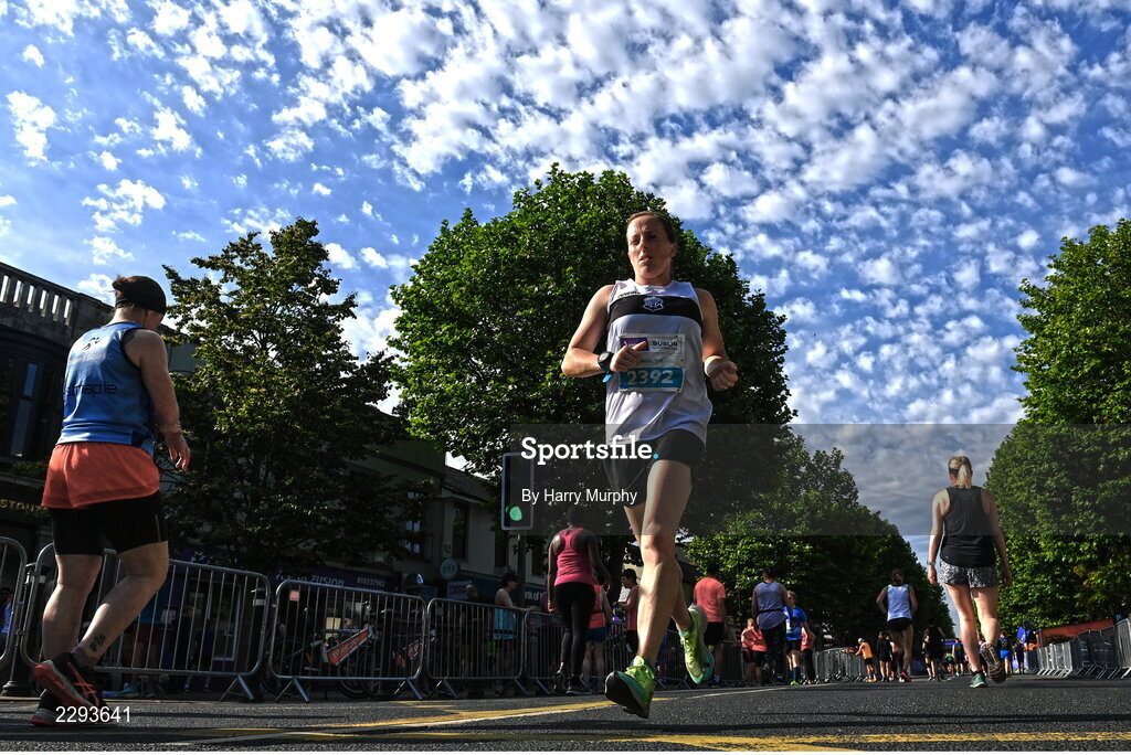 17 July 2022; Grace Kennedy-Clarke warms up before the Irish Life Dublin Race Series Fingal 10K in Swords, Dublin. Photo by Harry Murphy/Sportsfile