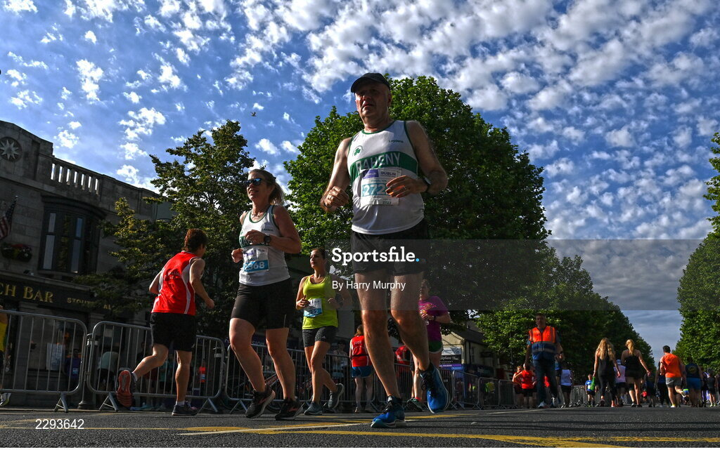 17 July 2022; Participants warm up before the Irish Life Dublin Race Series Fingal 10K in Swords, Dublin. Photo by Harry Murphy/Sportsfile