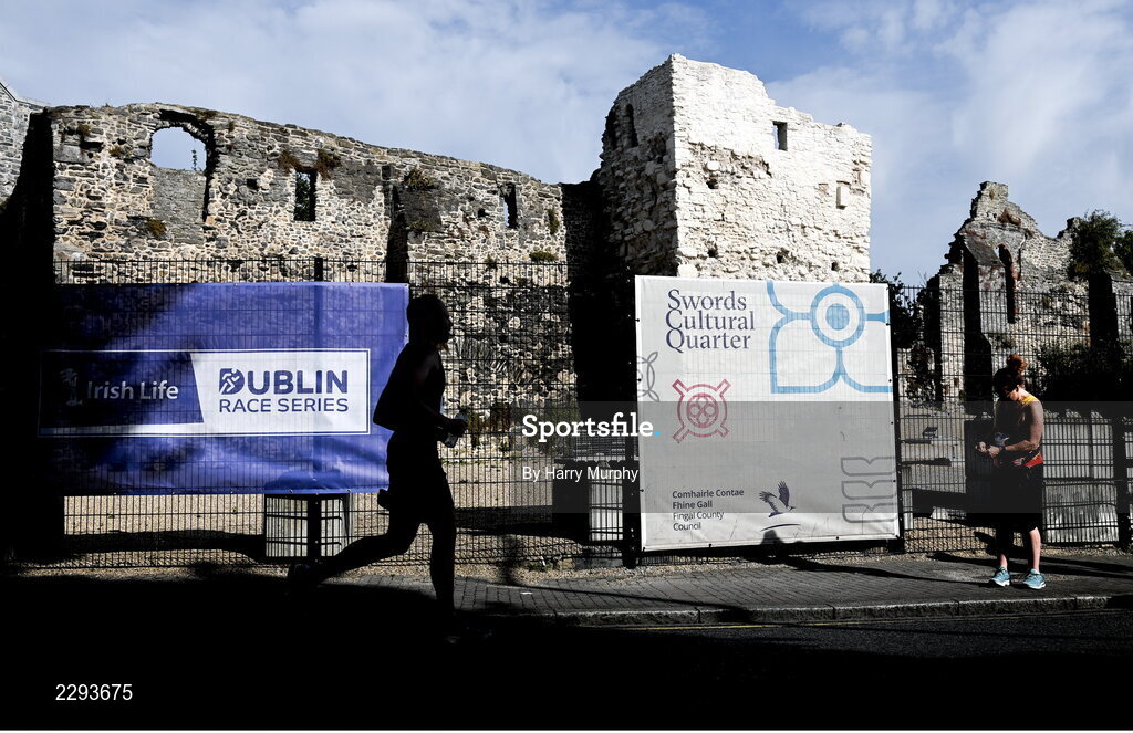 17 July 2022; Participants warm up before the Irish Life Dublin Race Series Fingal 10K in Swords, Dublin. Photo by Harry Murphy/Sportsfile