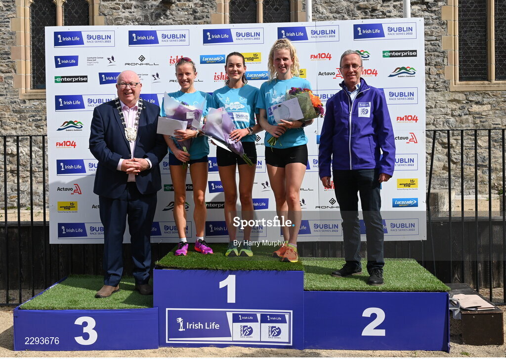 17 July 2022; Women's first three, from left, Chrissy Harford, with third place, Grace Lynch, first place and Mary Mulhare, second place, with Mayor of Fingal Councillor Howard Mahoney and Irish Life Health managing director Gerard Davis after the Irish Life Dublin Race Series Fingal 10K in Swords, Dublin. Photo by Harry Murphy/Sportsfile