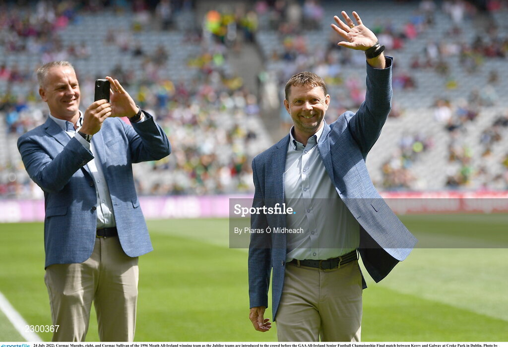 24 July 2022; Cormac Murphy, right, and Cormac Sullivan of the 1996 Meath All-Ireland winning team as the Jubilee teams are introduced to the crowd before the GAA All-Ireland Senior Football Championship Final match between Kerry and Galway at Croke Park in Dublin. Photo by Piaras Ó Mídheach/Sportsfile