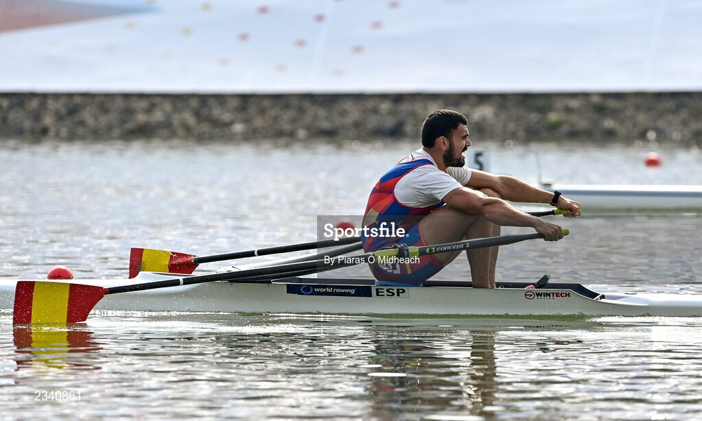 25 September 2022; Jordi Jofre Senciales of Spain on his way to winning the Men's Single Sculls Final D, in a time of 07:10.38, during day 8 of the World Rowing Championships 2022 at Racice in Czech Republic. Photo by Piaras Ó Mídheach/Sportsfile
