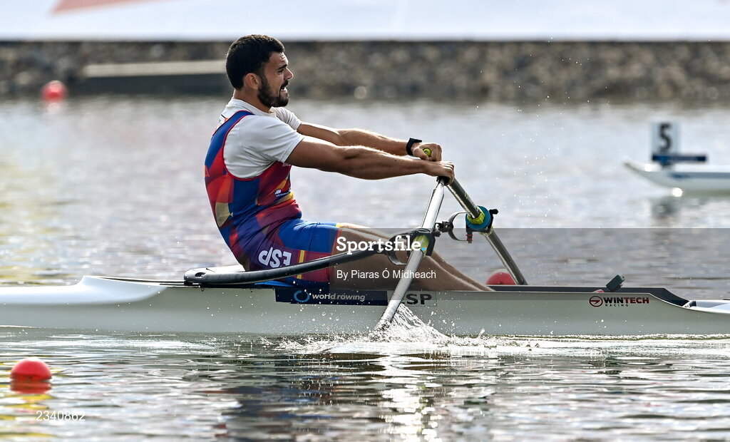 25 September 2022; Jordi Jofre Senciales of Spain on his way to winning the Men's Single Sculls Final D, in a time of 07:10.38, during day 8 of the World Rowing Championships 2022 at Racice in Czech Republic. Photo by Piaras Ó Mídheach/Sportsfile