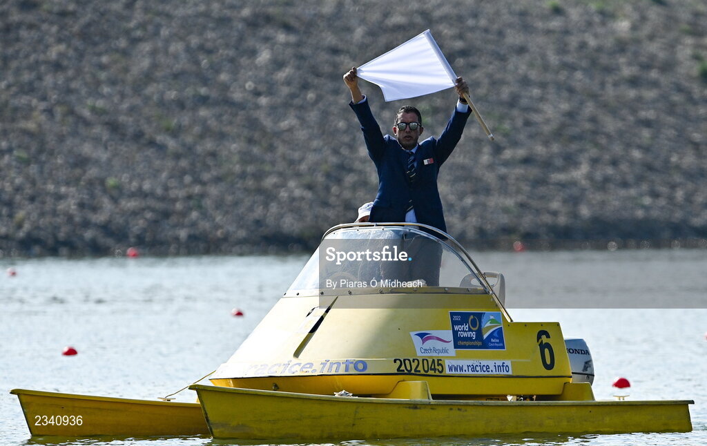 25 September 2022; An official raises the white flag to indicate a clean race during day 8 of the World Rowing Championships 2022 at Racice in Czech Republic. Photo by Piaras Ó Mídheach/Sportsfile