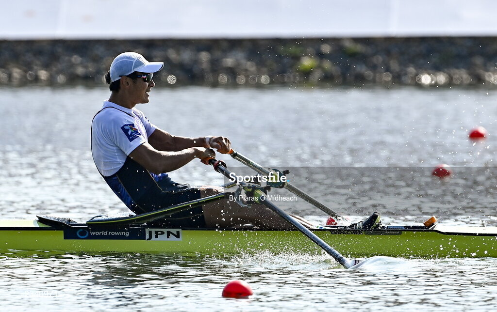 25 September 2022; Ryuta Arakawa of Japan on his way to winning the Men's Single Sculls Final B, in a time of 06:55.98, during day 8 of the World Rowing Championships 2022 at Racice in Czech Republic. Photo by Piaras Ó Mídheach/Sportsfile