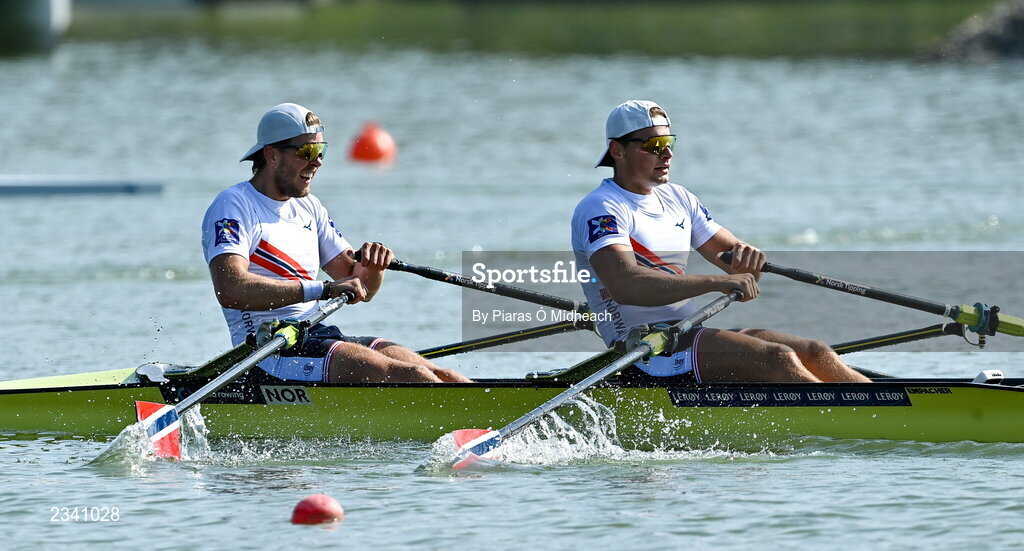 25 September 2022; Jan Oscar Stabe Helvig, left, and Mathias Foyner Wie of Norway competing in the Men's Double Sculls Final B during day 8 of the World Rowing Championships 2022 at Racice in Czech Republic. Photo by Piaras Ó Mídheach/Sportsfile