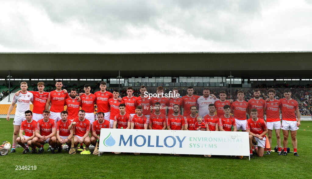 2 October 2022; The Shinrone team before the Offaly County Senior Hurling Championship Final match between Kilcormac-Killoughey and Shinrone at O'Connor Park in Tullamore, Offaly. Photo by Sam Barnes/Sportsfile