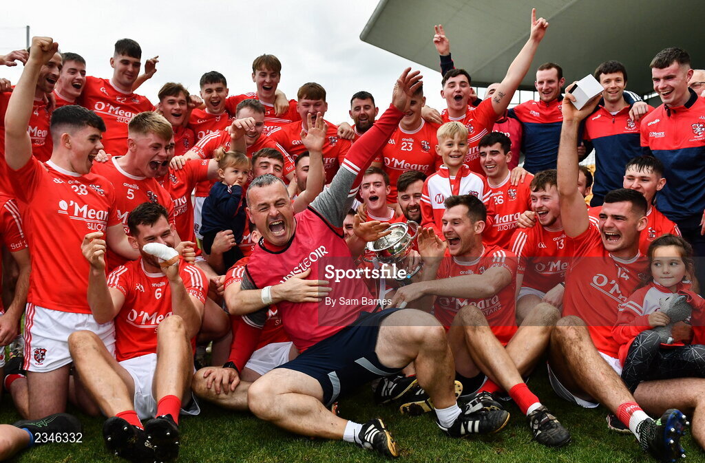 2 October 2022; Shinrone manager Trevor Fletcher celebrates with his players after their side's victory in the Offaly County Senior Hurling Championship Final match between Kilcormac-Killoughey and Shinrone at O'Connor Park in Tullamore, Offaly. Photo by Sam Barnes/Sportsfile