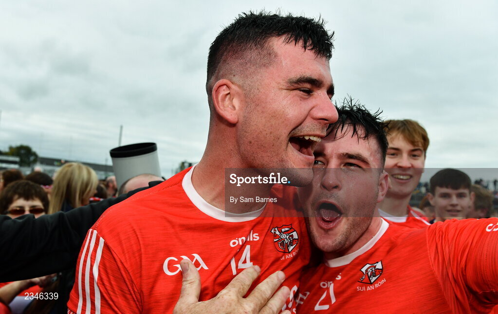 2 October 2022; Ciarán Cleary of Shinrone, left, and team-mate Conor Doughan celebrate after their side's victory in the Offaly County Senior Hurling Championship Final match between Kilcormac-Killoughey and Shinrone at O'Connor Park in Tullamore, Offaly. Photo by Sam Barnes/Sportsfile