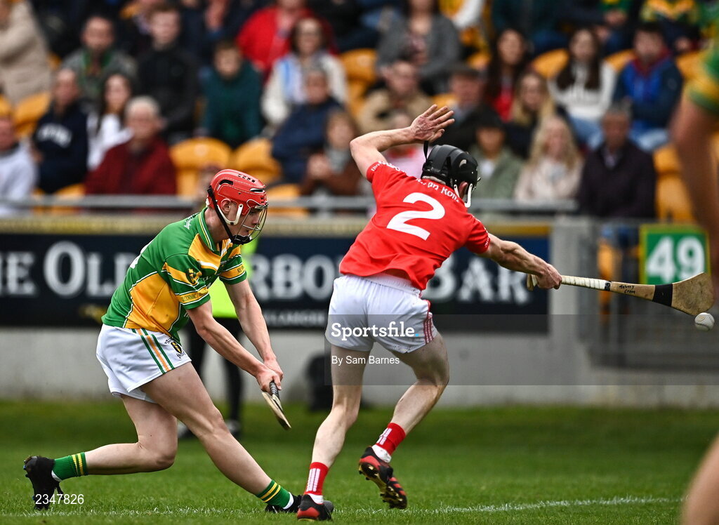 2 October 2022; Charlie Mitchell of Kilcormac - Killoughey has a shot on goal, despite the efforts of Darren Crean of Shinrone during the Offaly County Senior Hurling Championship Final match between Kilcormac-Killoughey and Shinrone at O'Connor Park in Tullamore, Offaly. Photo by Sam Barnes/Sportsfile