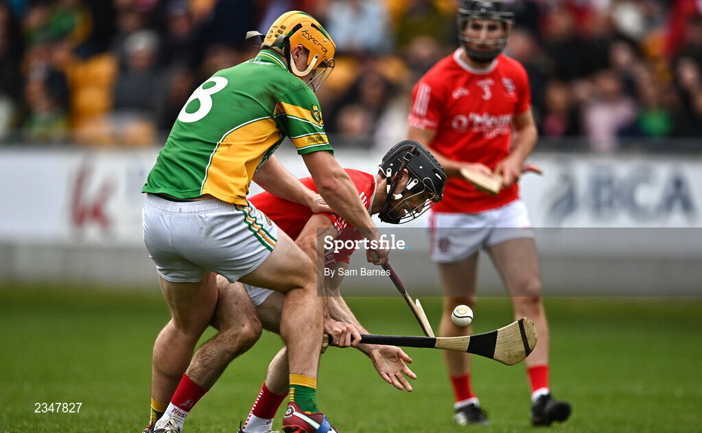 2 October 2022; Darren O'Meara of Shinrone in action against Cillian Kiely of Kilcormac - Killoughey during the Offaly County Senior Hurling Championship Final match between Kilcormac-Killoughey and Shinrone at O'Connor Park in Tullamore, Offaly. Photo by Sam Barnes/Sportsfile