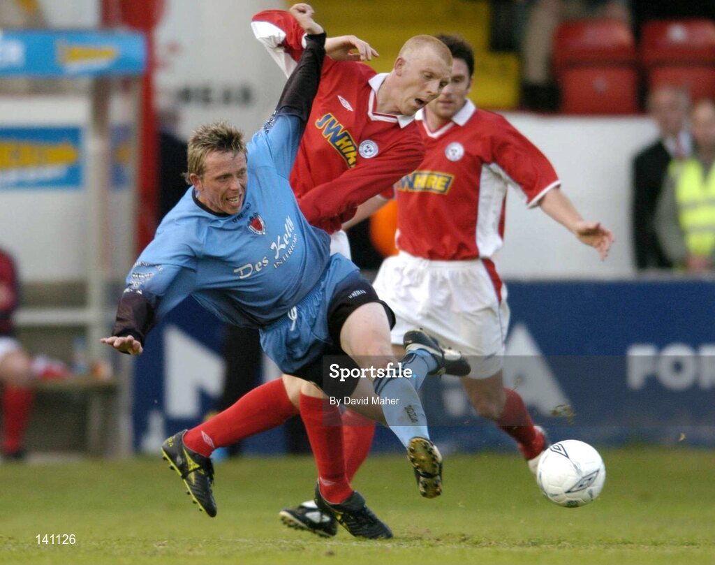 28 May 2004; Bobby Ryan, Bohemians, in action against Glen Fitzpatrick, Shelbourne. eircom league, Premier Division, Shelbourne v Bohemians, Tolka Park, Dublin. Picture credit; David Maher / SPORTSFILE