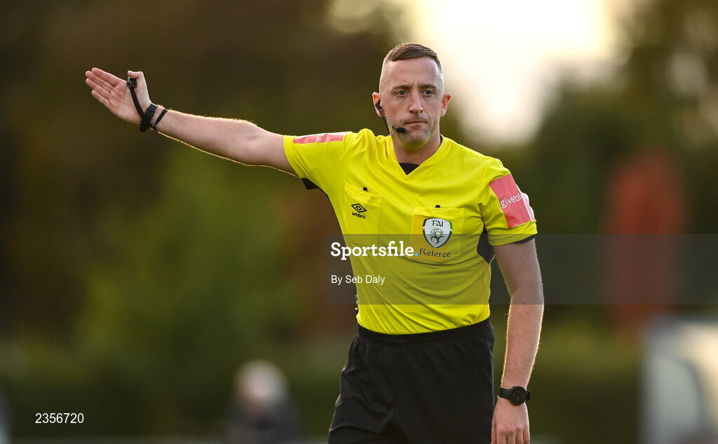 22 October 2022; Referee Alan Patchell during the SSE Airtricity Women's National League match between Peamount United and Wexford Youths at PRL Park in Greenogue, Dublin. Photo by Seb Daly/Sportsfile