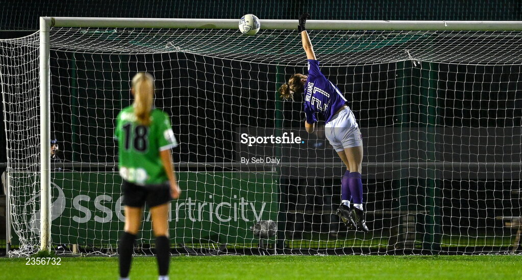22 October 2022; Wexford Youths goalkeeper Maeve Williams during the SSE Airtricity Women's National League match between Peamount United and Wexford Youths at PRL Park in Greenogue, Dublin. Photo by Seb Daly/Sportsfile