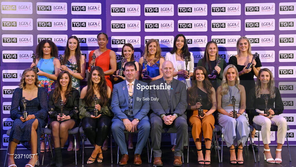 4 November 2022; The 2022 TG4 Junior Team of the Championship, front row, from left, Anna McCann of Antrim, Kristine Reidy of Limerick, Aislinn McFarland of Antrim, Mícheál Naughton, LGFA President, Rónán Ó Coisdealbha, Head of Sport, TG4, Niamh McIntosh of Antrim, Sarah McCarville of Fermanagh and Orlaith Prenter of Antrim, back row, from left, Saoirse Tennyson of Antrim, Sarah O’Neill of Antrim, Lara Dahunsi of Antrim, Aisling O’Brien of Fermanagh, Cathy Carey of Antrim, Bláithín Bogue of Fermanagh, Rachel Sawyer of Carlow and Sara Doyle of Carlow, at the 2022 TG4 Teams of the Championship awards night at Croke Park, Dublin. Photo by Seb Daly/Sportsfile