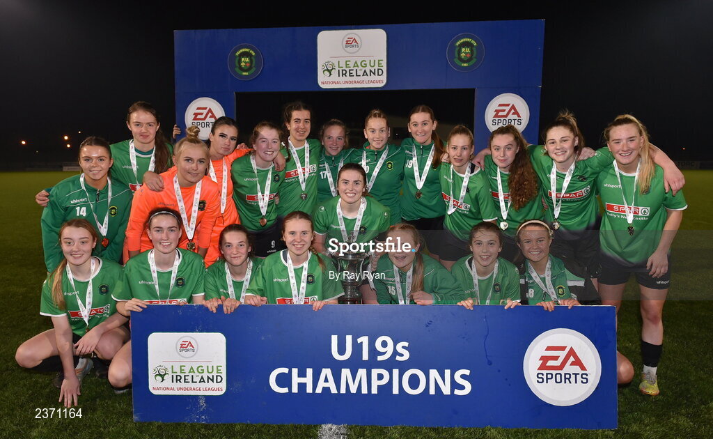 4 November 2022; Peamount United celebrate after the EA SPORTS Women's National Under-19 League Cup Final match between Peamount United and Shamrock Rovers at Athlone Town Stadium in Athlone, Westmeath. Photo by Ray Ryan/Sportsfile