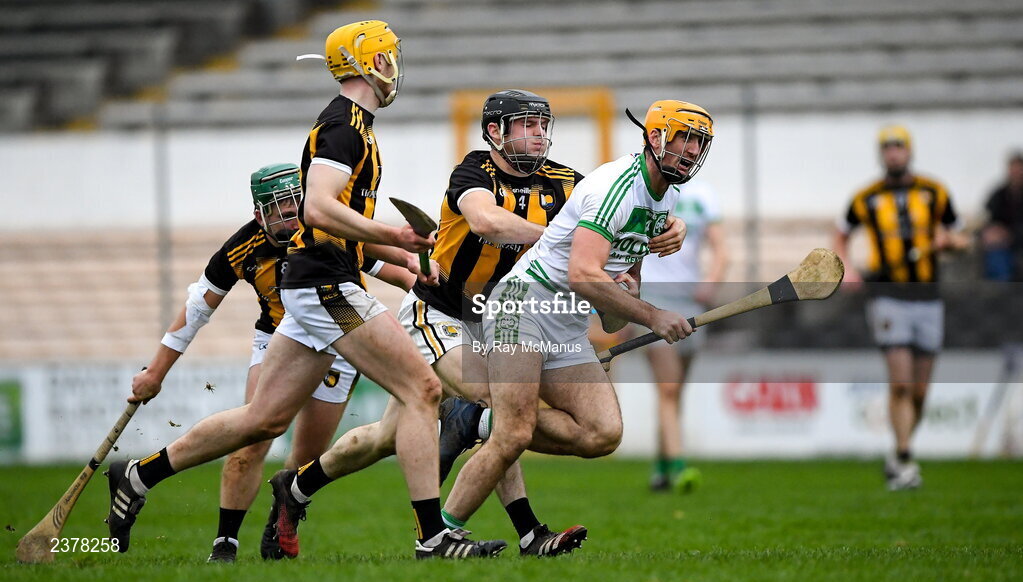 13 November 2022; Colin Fennelly of Shamrocks Ballyhale in action against David O'Reilly, Naoise McKenna and Plunkett Maxwell of Castletown Geoghegan during the AIB Leinster GAA Hurling Senior Club Championship Quarter-Final match between Shamrocks Ballyhale and Castletown Geoghegan at UPMC Nowlan Park in Kilkenny. Photo by Ray McManus/Sportsfile