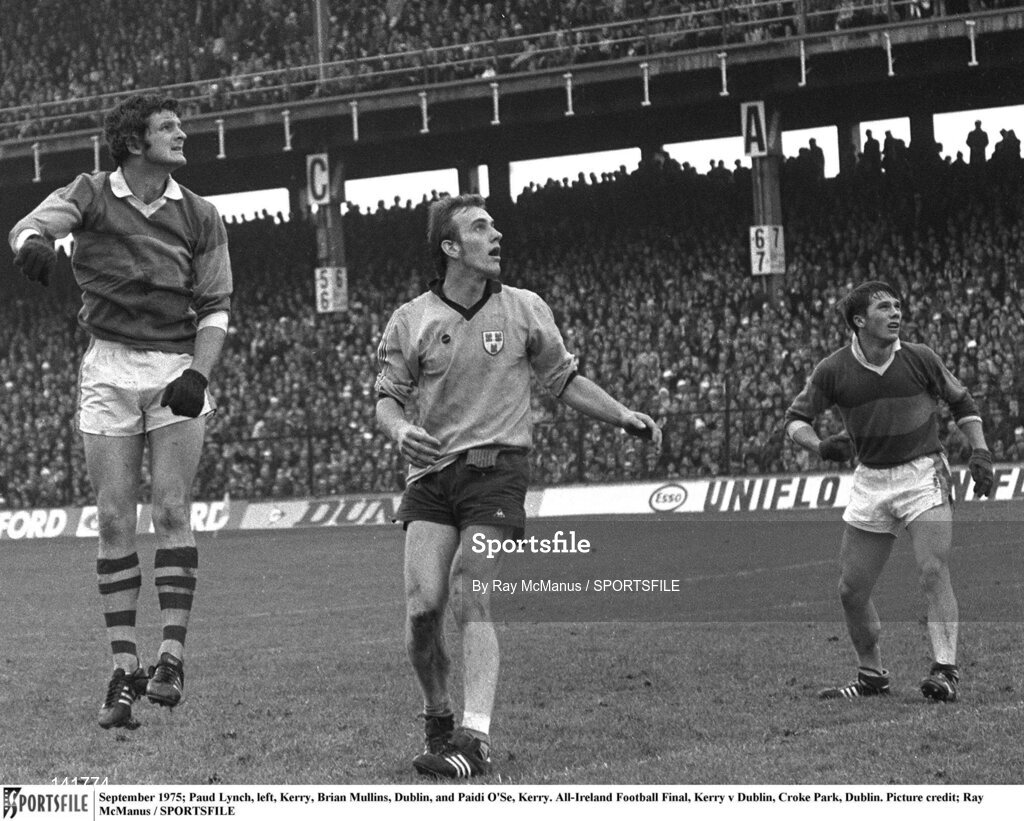 28 September 1975; Paud Lynch, left, Kerry, Brian Mullins, Dublin, and Paidi O'Se, Kerry. All-Ireland Football Final, Kerry v Dublin, Croke Park, Dublin. Picture credit; Ray McManus / SPORTSFILE