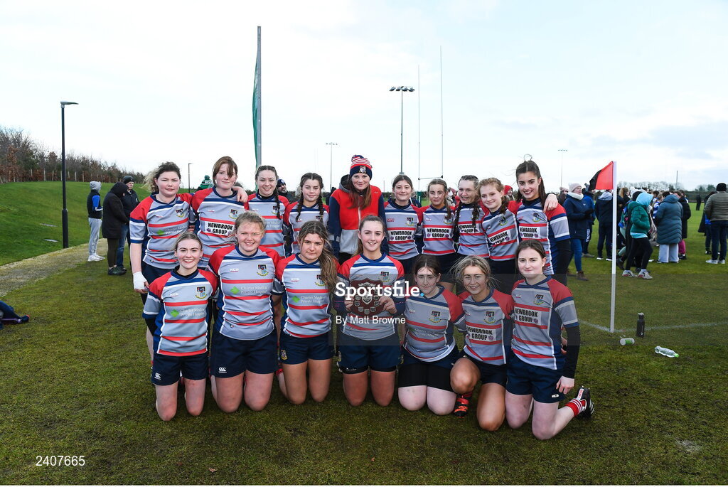 7 January 2022; The Mullingar captain Moya Murtagh lifts the shield with her team-mates after the Bank of Ireland Leinster Rugby Girls U16 Plate match between Wexford Wanderers of Wexford and Mullingar Blue of Longford at the Pitch 2 in SETU Carlow, Carlow. Photo by Matt Browne/Sportsfile