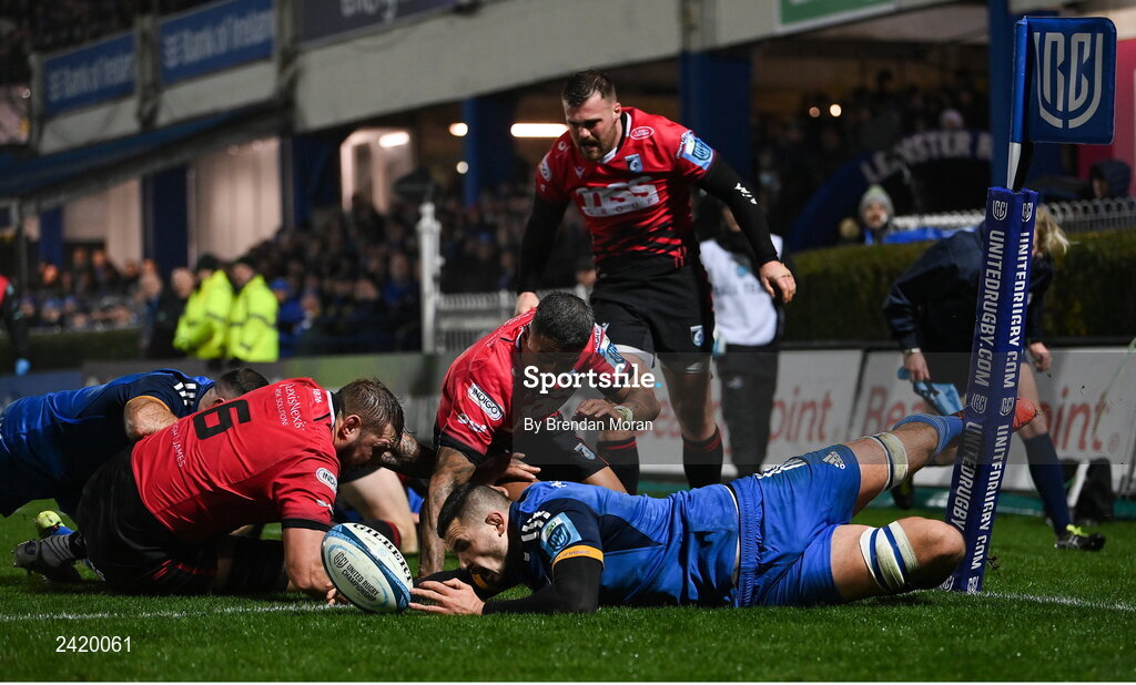 28 January 2023; Max Deegan of Leinster just fails to ground the ball for a try during the United Rugby Championship match between Leinster and Cardiff at RDS Arena in Dublin. Photo by Brendan Moran/Sportsfile