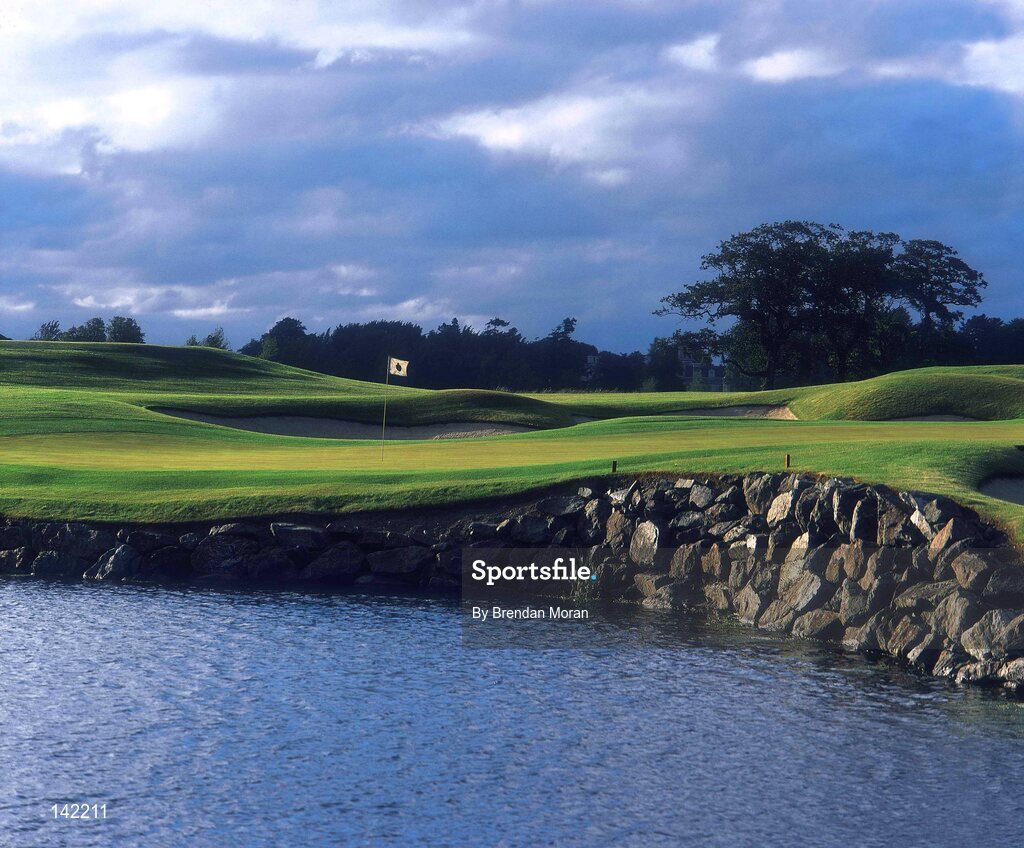 2003; The 17th Green on the New South Course at the K Club, Straffan, Co. Kildare, Ireland. Picture credit; Brendan Moran / SPORTSFILE