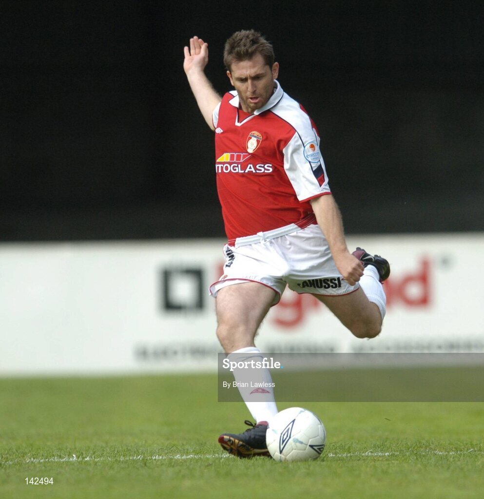 8 June 2004; Des Byrne, St. Patrick's Athletic. eircom League, Premier Division, St. Patrick's Athletic v Longford, Richmond Park, Dublin. Picture credit; Brian Lawless / SPORTSFILE