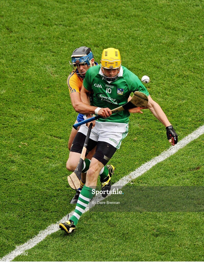 18 August 2013; David Breen, Limerick, in action against Brendan Bugler, Clare. GAA Hurling All-Ireland Senior Championship, Semi-Final, Limerick v Clare, Croke Park, Dublin. Picture credit: Dáire Brennan / SPORTSFILE