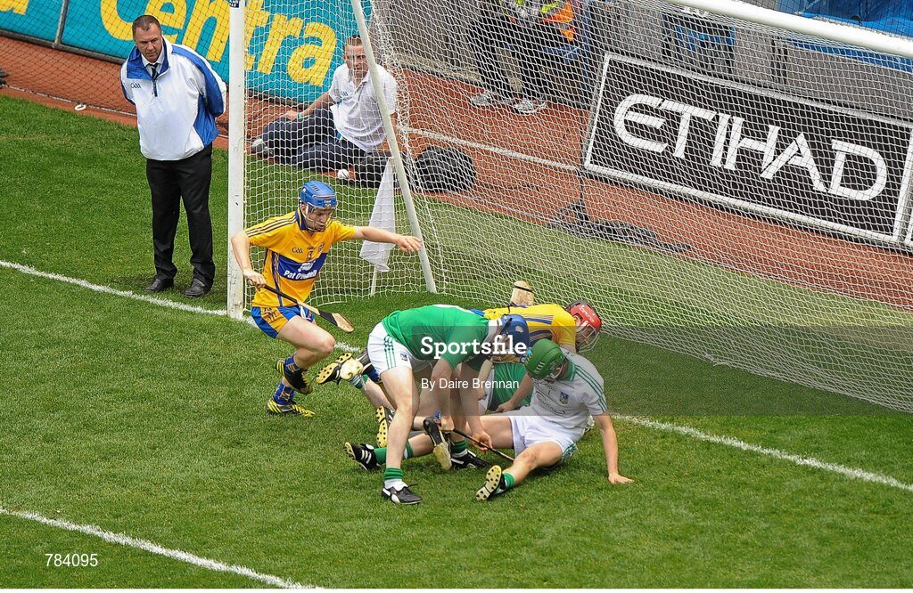 18 August 2013; The goalmouth scramble that eventually led to Clare's first goal, which was eventually credited to Clare's Darach Honan. GAA Hurling All-Ireland Senior Championship, Semi-Final, Limerick v Clare, Croke Park, Dublin. Picture credit: Dáire Brennan / SPORTSFILE