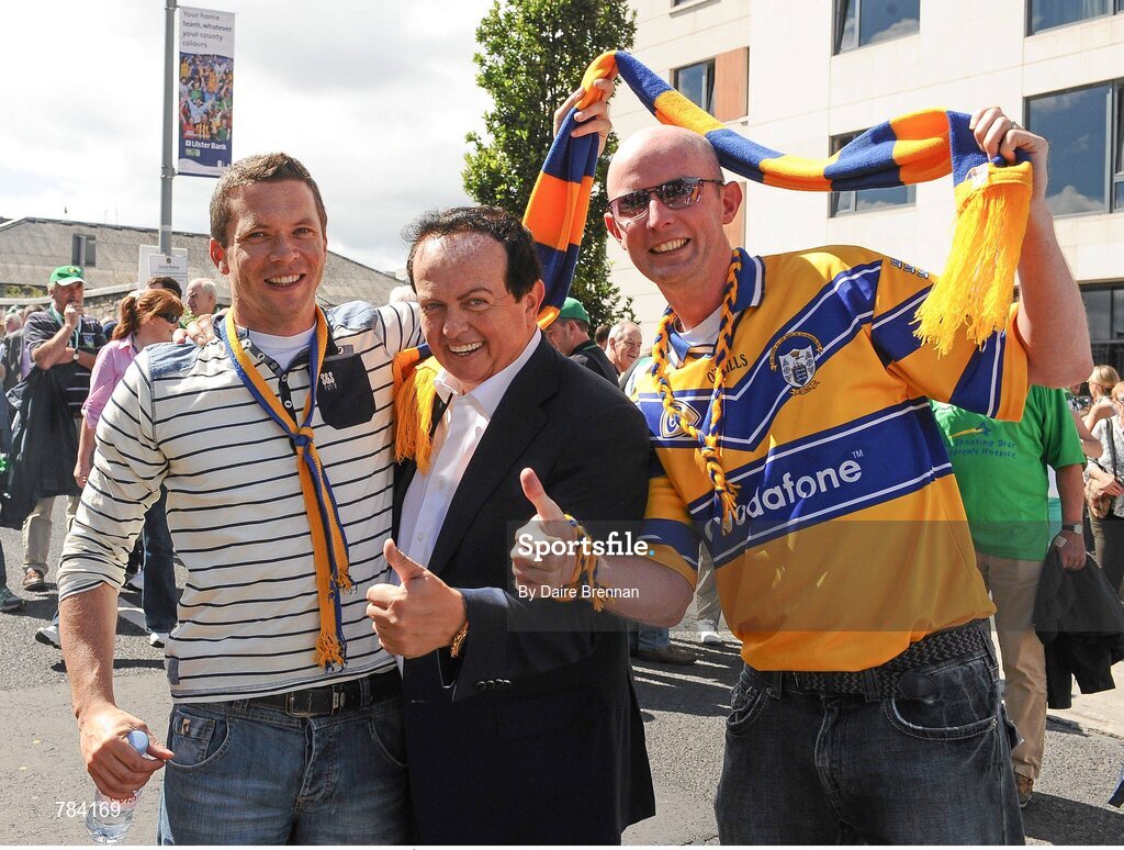 18 August 2013; Clare supporters Cathal Walsh, left, and Jim Spade, with RTÉ presenter and Clare native Marty Morrissey. GAA Hurling All-Ireland Senior Championship, Semi-Final, Limerick v Clare, Croke Park, Dublin. Picture credit: Dáire Brennan / SPORTSFILE