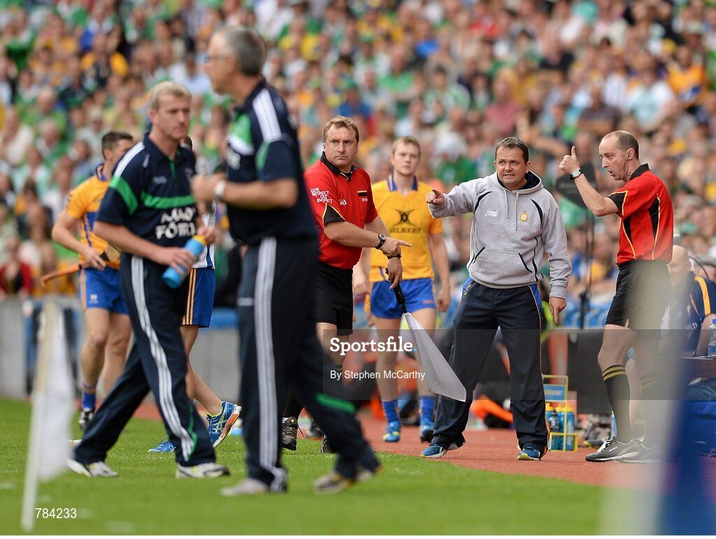 18 August 2013; Clare manager Davy Fitzgerald with sideline official Justin Heffernan and lineman Michael Wadding, left. GAA Hurling All-Ireland Senior Championship, Semi-Final, Limerick v Clare, Croke Park, Dublin. Picture credit: Stephen McCarthy / SPORTSFILE