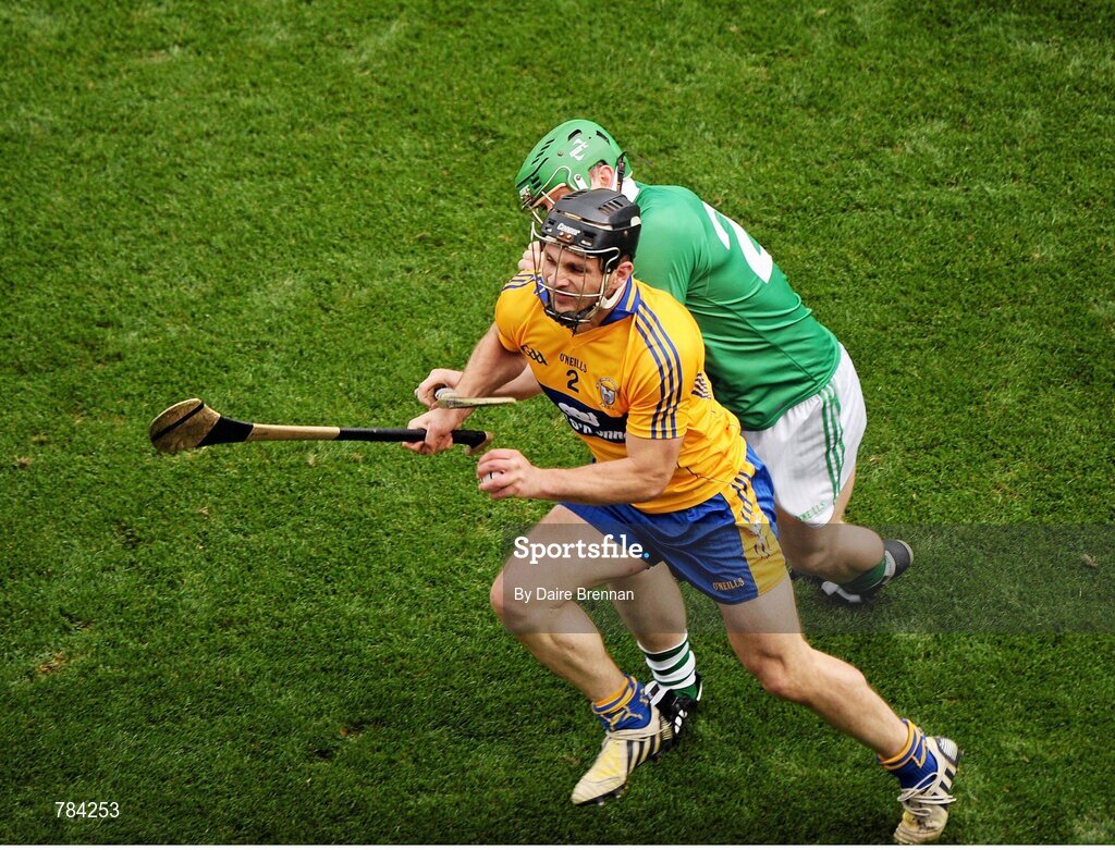 18 August 2013; Domhnall O'Donovan, Clare, in action against Shane Dowling, Limerick. GAA Hurling All-Ireland Senior Championship, Semi-Final, Limerick v Clare, Croke Park, Dublin. Picture credit: Dáire Brennan / SPORTSFILE
